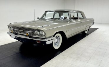 Ford-Galaxie-1963-Sedan