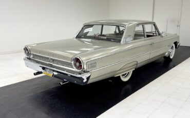 Ford-Galaxie-1963-Sedan-4