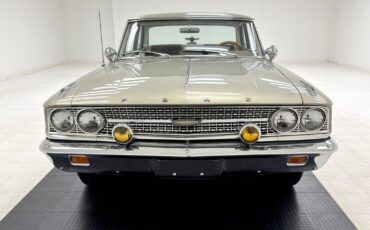 Ford-Galaxie-1963-Sedan-7