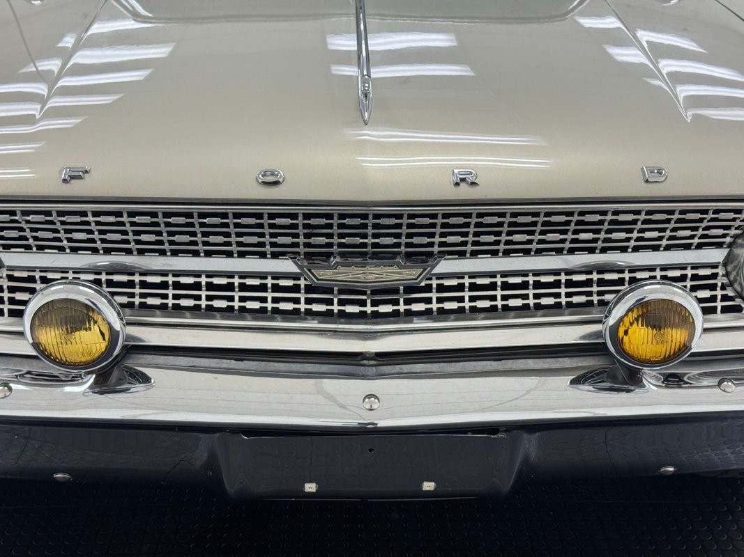 Ford-Galaxie-1963-Sedan-8