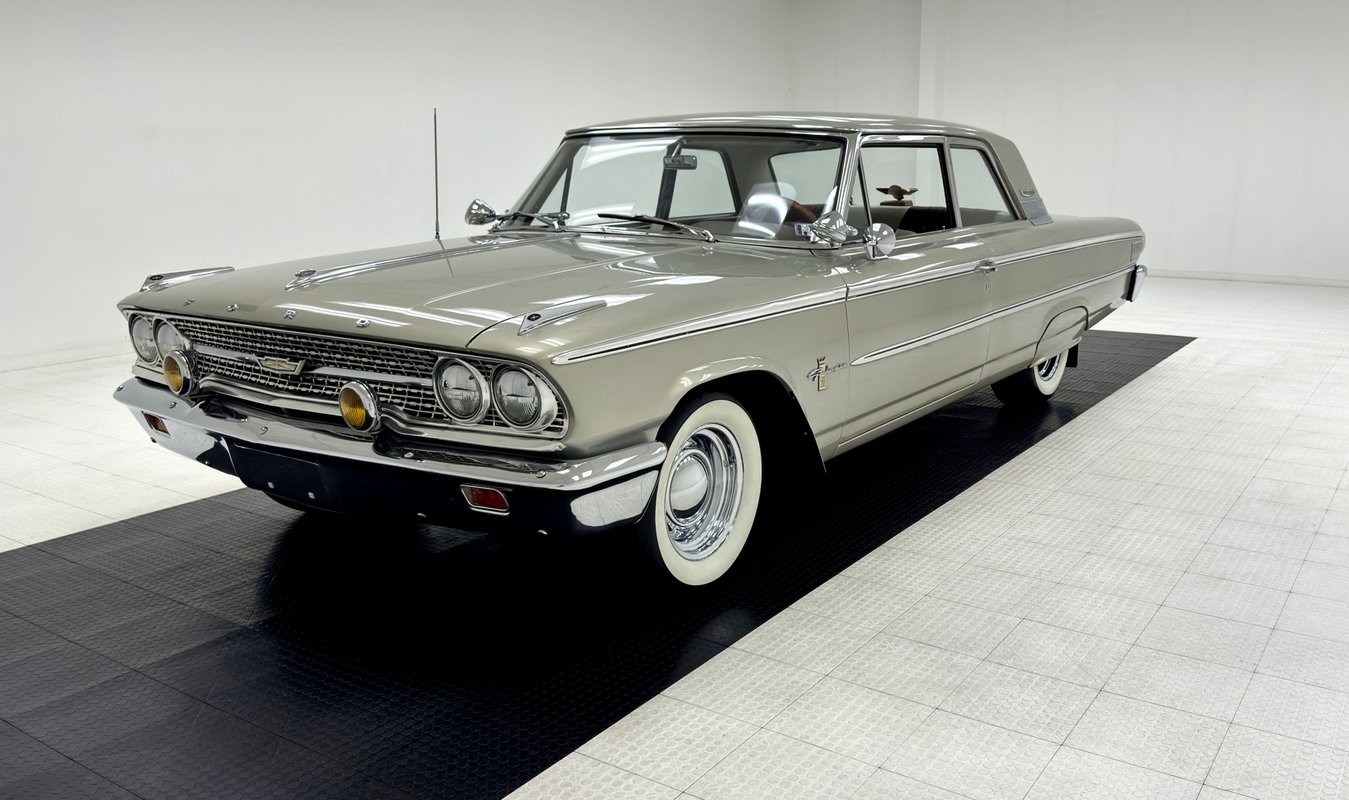 Ford Galaxie 1963 Sedan