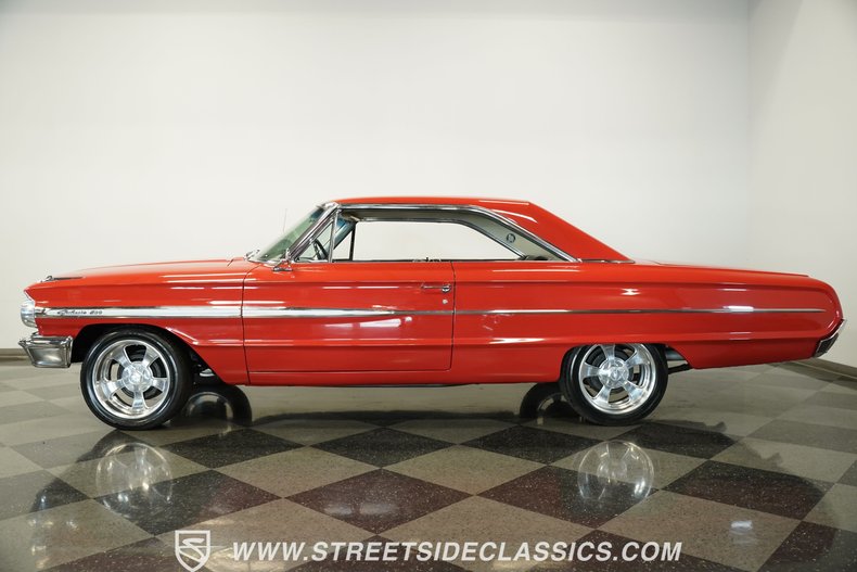 Ford-Galaxie-1964-Red-Black