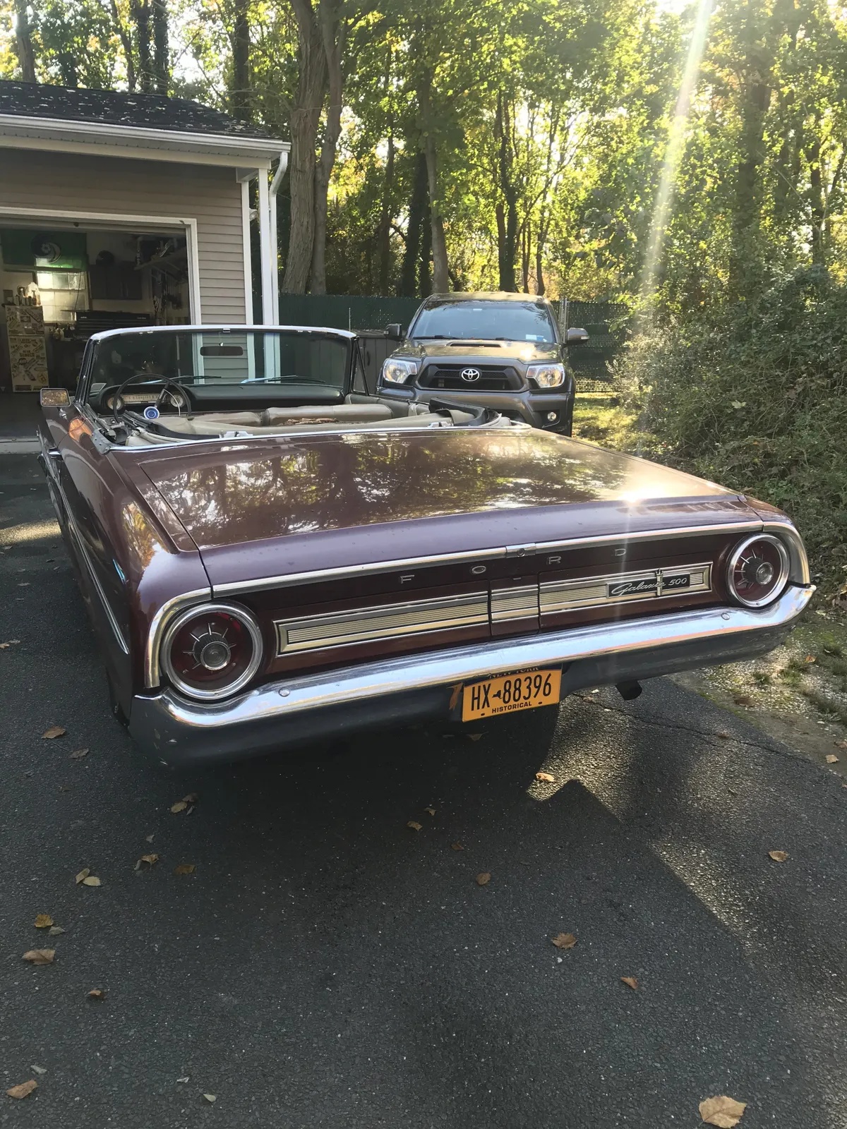 Ford-Galaxie-1964-Vintage-Burgundy-Palomino-2