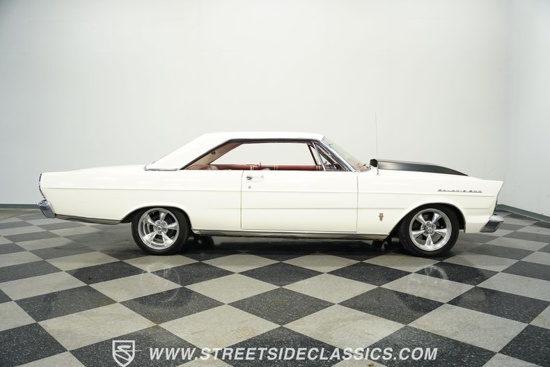 Ford-Galaxie-1965-Wimbledon-White-Red-1
