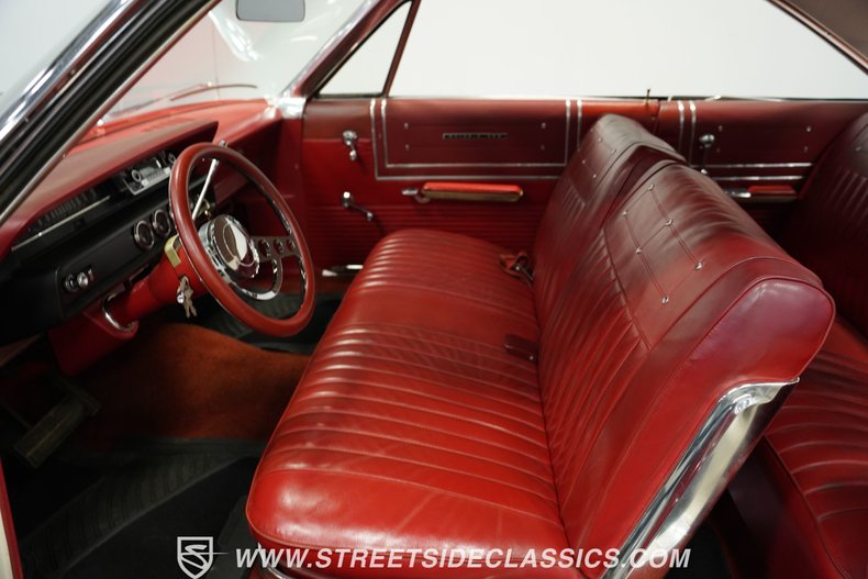 Ford-Galaxie-1965-Wimbledon-White-Red-12