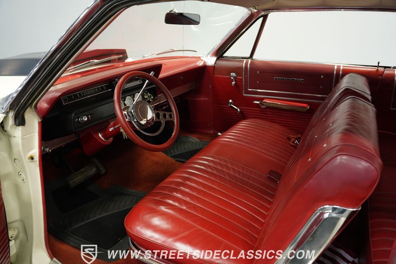 Ford-Galaxie-1965-Wimbledon-White-Red-19