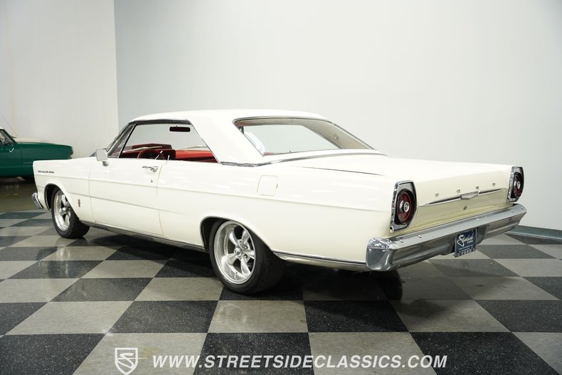 Ford-Galaxie-1965-Wimbledon-White-Red-23