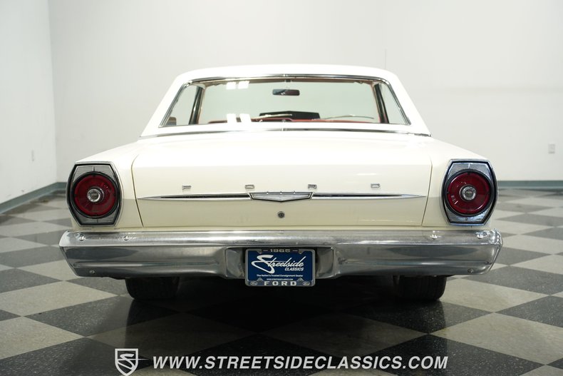 Ford-Galaxie-1965-Wimbledon-White-Red-30