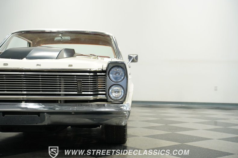 Ford-Galaxie-1965-Wimbledon-White-Red-32