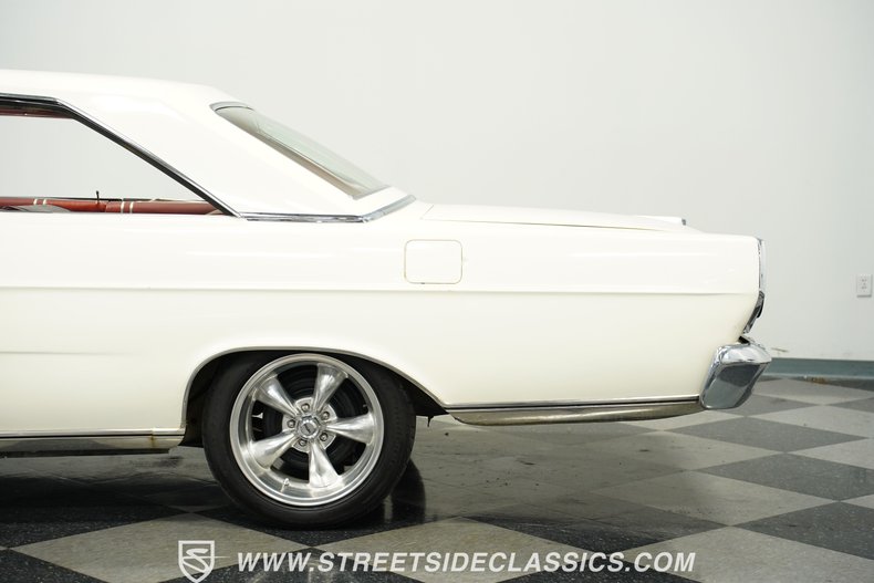 Ford-Galaxie-1965-Wimbledon-White-Red-36