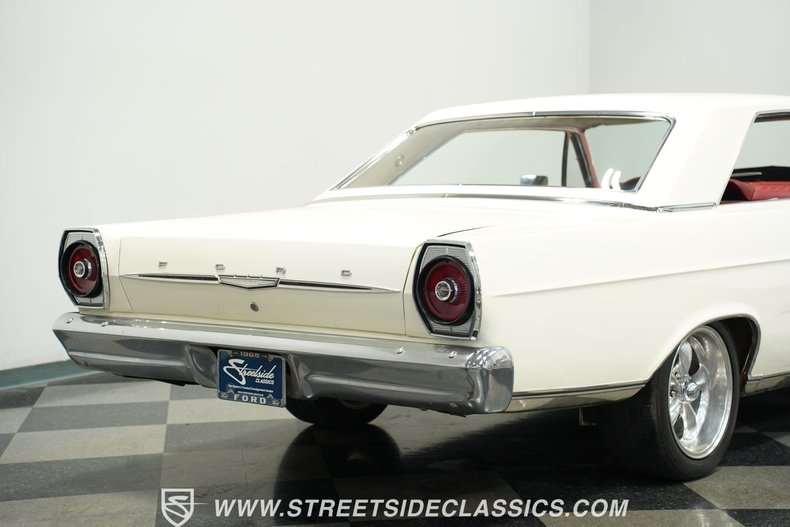 Ford-Galaxie-1965-Wimbledon-White-Red-38