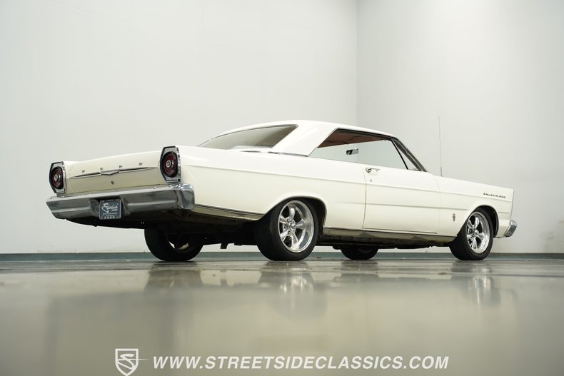 Ford-Galaxie-1965-Wimbledon-White-Red-39