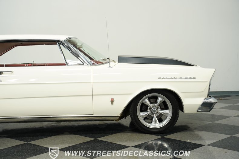Ford-Galaxie-1965-Wimbledon-White-Red-4