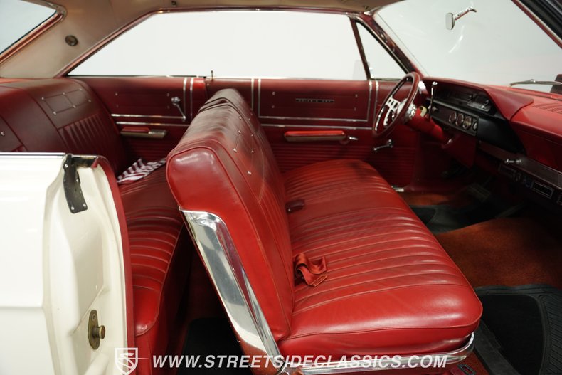 Ford-Galaxie-1965-Wimbledon-White-Red-44