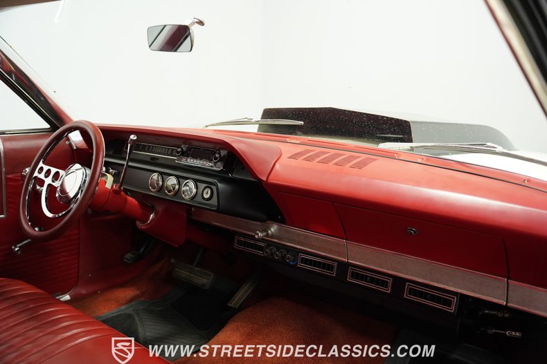 Ford-Galaxie-1965-Wimbledon-White-Red-45