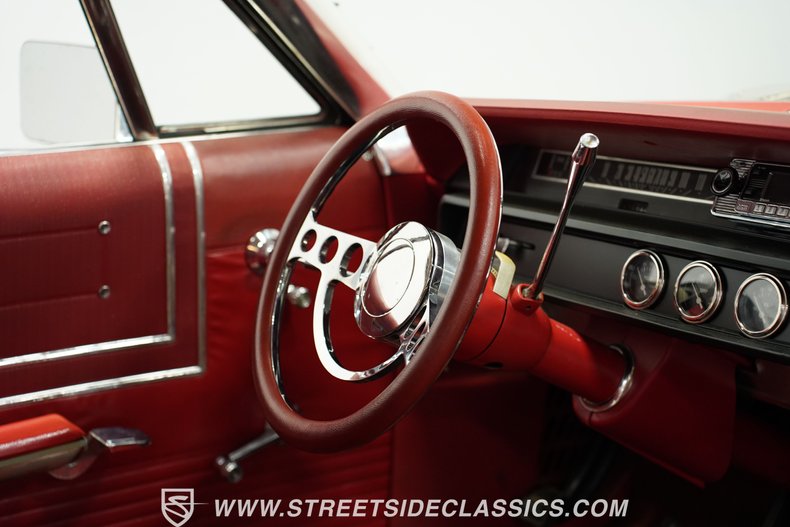Ford-Galaxie-1965-Wimbledon-White-Red-46