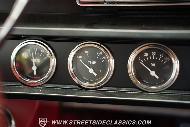 Ford-Galaxie-1965-Wimbledon-White-Red-48