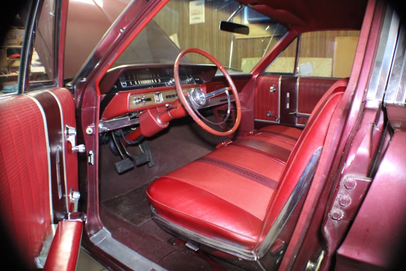 Ford-Galaxie-1966-Burgundy-Red-2