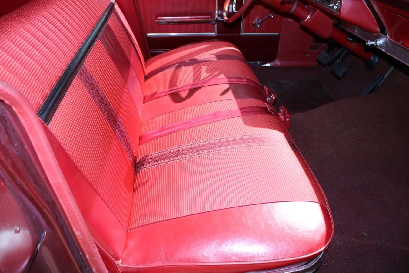 Ford-Galaxie-1966-Burgundy-Red-3