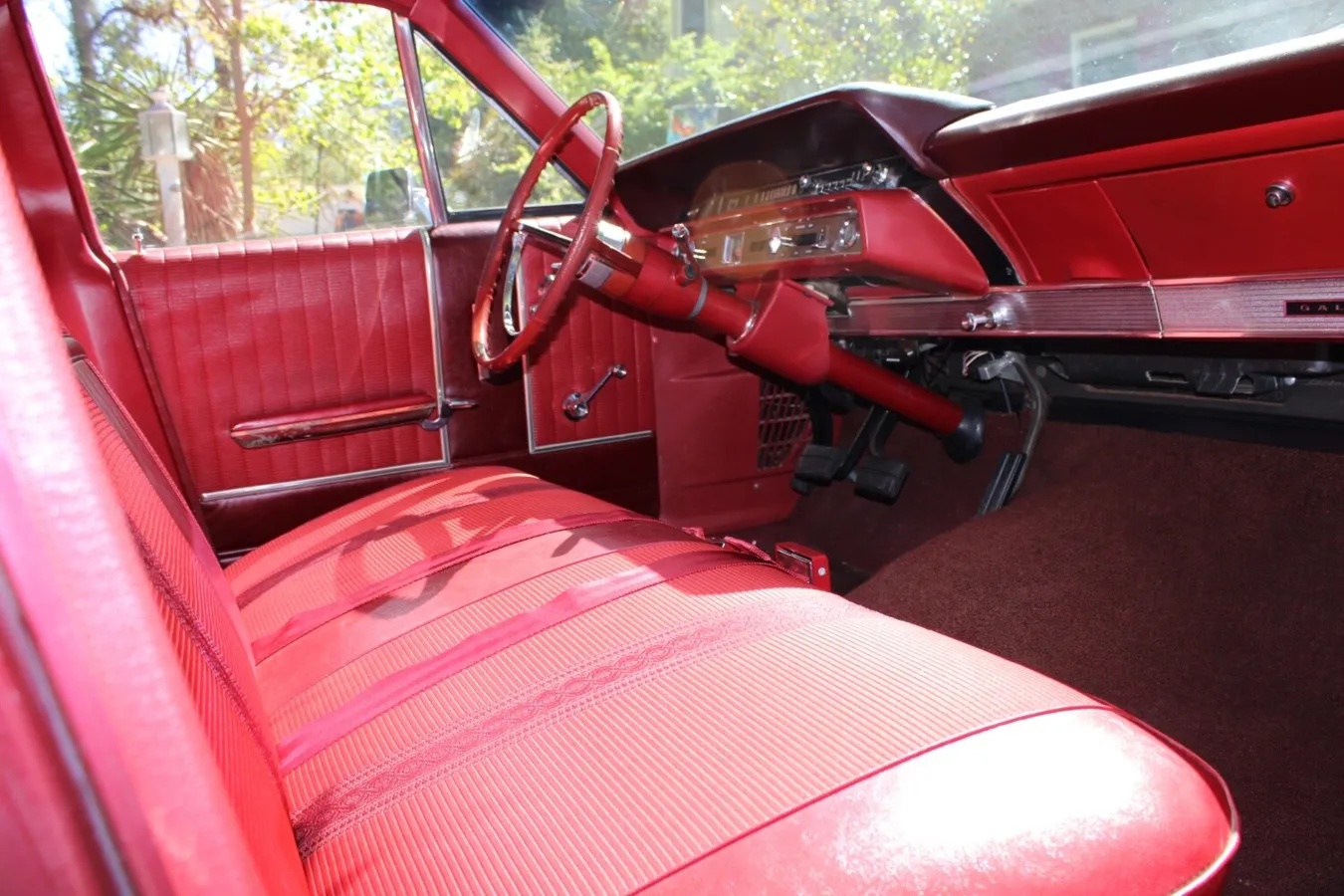 Ford-Galaxie-1966-Burgundy-Red-6