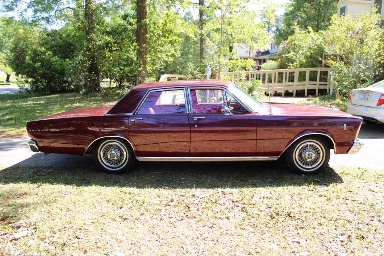 Ford-Galaxie-1966-Burgundy-Red-9