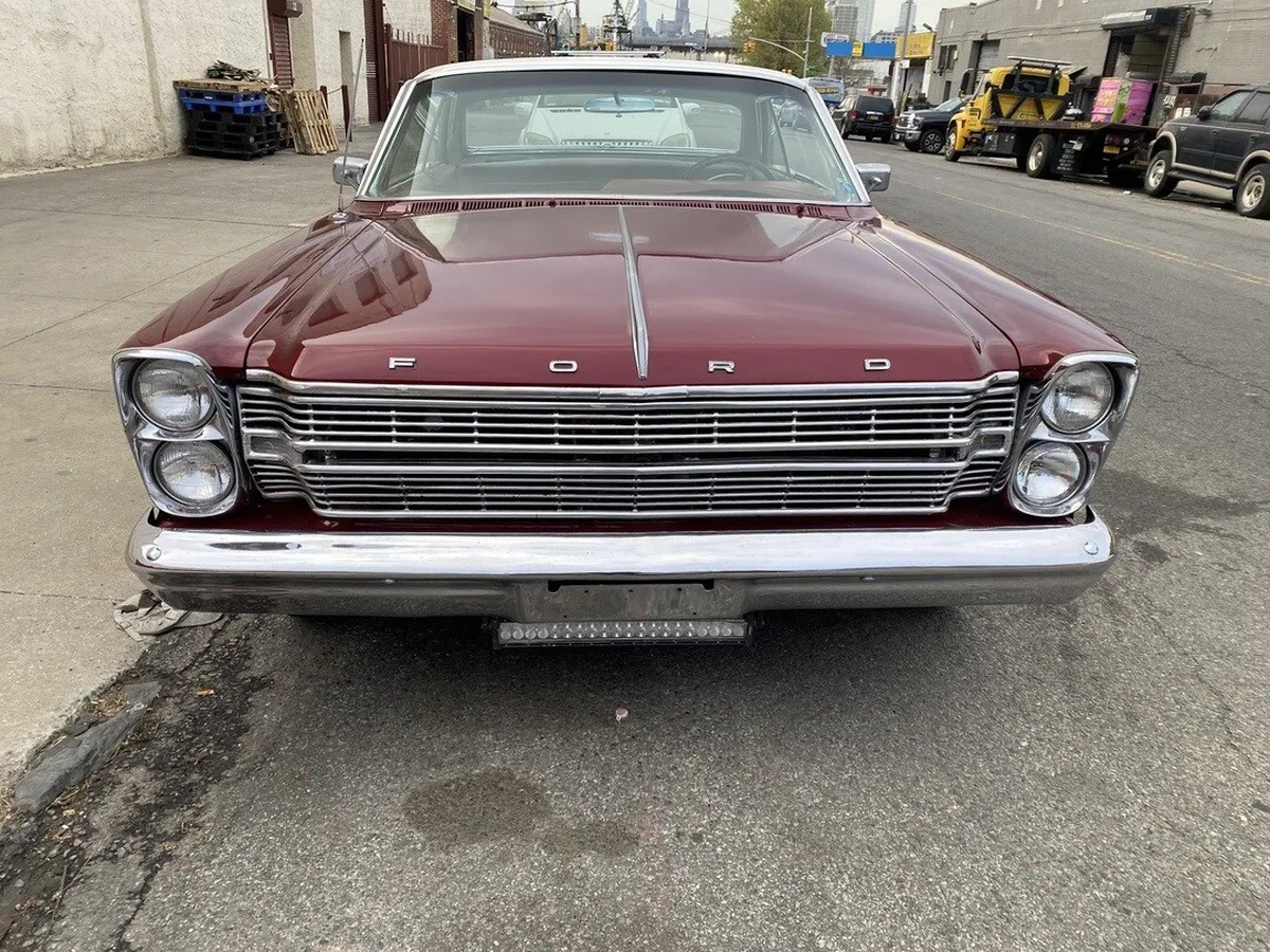 Ford-Galaxie-1966-Red-Red-1