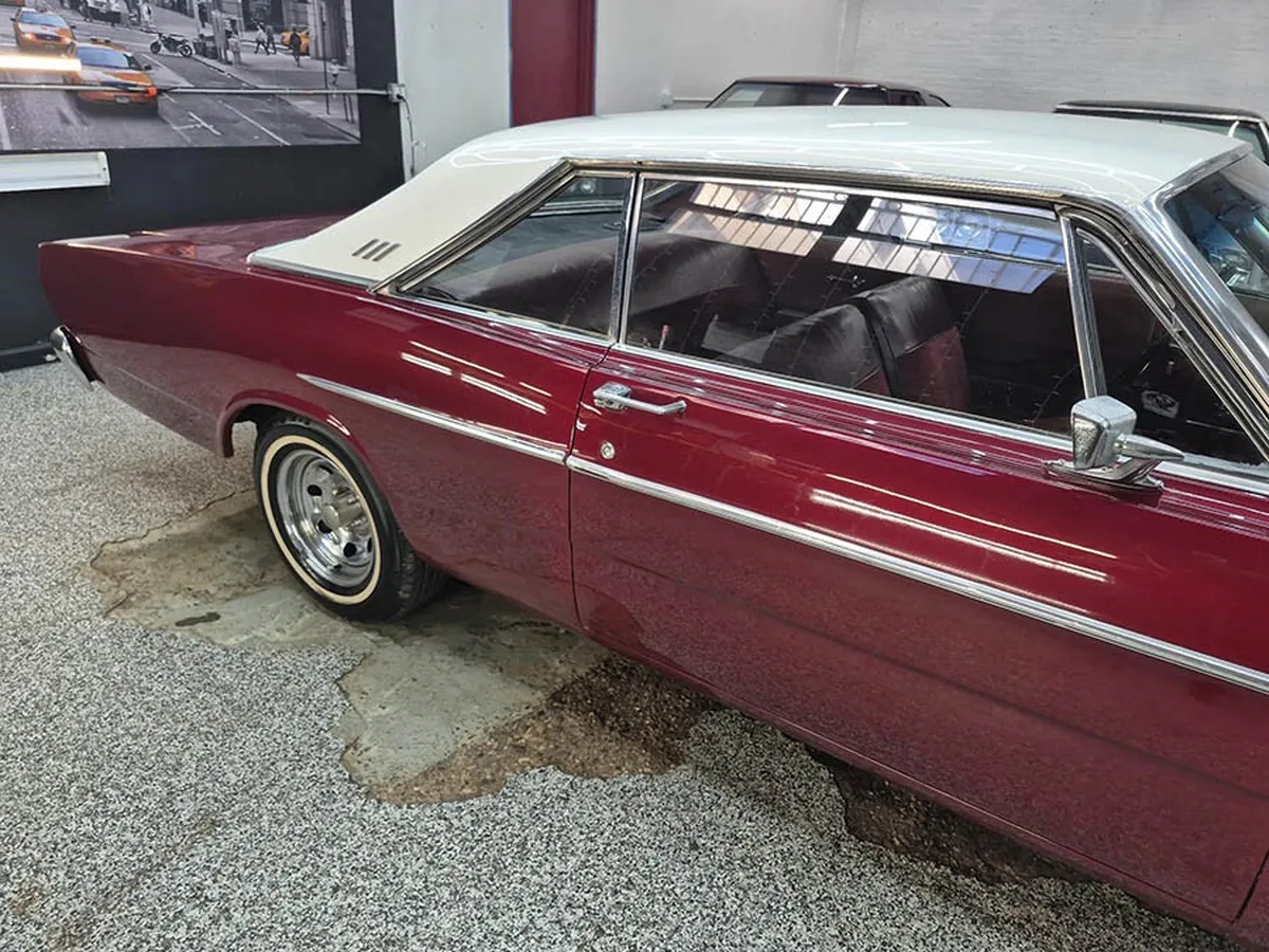 Ford-Galaxie-1966-Red-Red-11