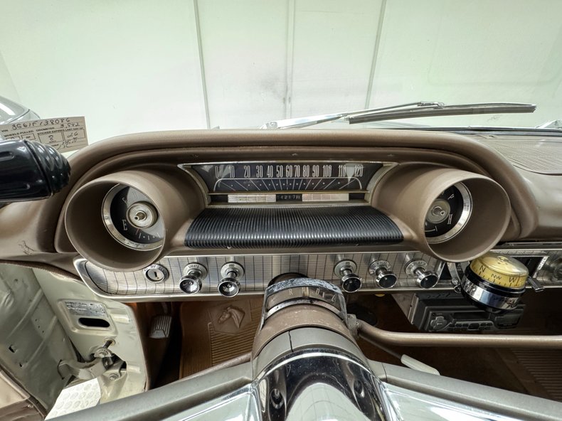 Ford-Galaxie-500-1963-Sandshell-Beige-Brown-39