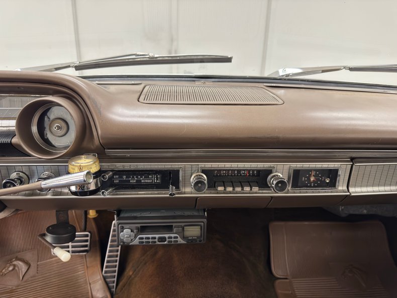 Ford-Galaxie-500-1963-Sandshell-Beige-Brown-41