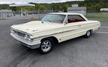Ford-Galaxie-xl-1964-White-Red