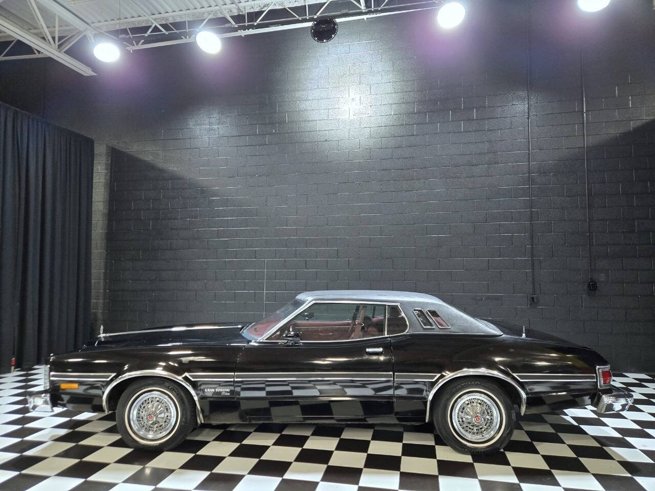 Ford-Gran-Torino-Elite-1974-Coupe-1