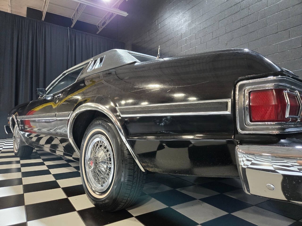 Ford-Gran-Torino-Elite-1974-Coupe-31