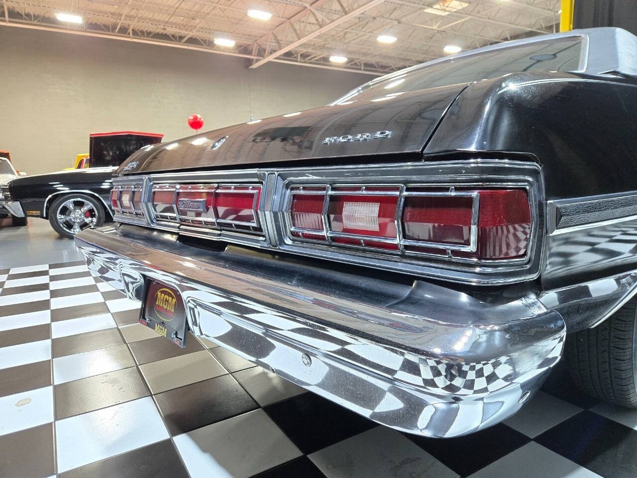 Ford-Gran-Torino-Elite-1974-Coupe-37