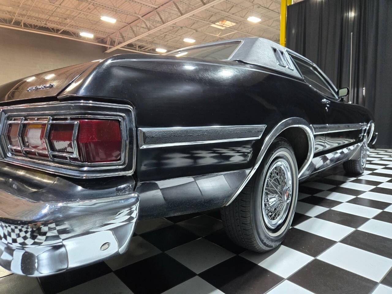 Ford-Gran-Torino-Elite-1974-Coupe-38