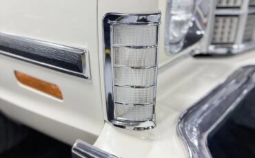 Ford-Gran-torino-1974-White-Black-10