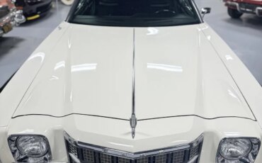 Ford-Gran-torino-1974-White-Black