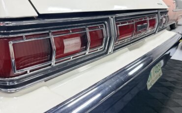 Ford-Gran-torino-1974-White-Black-4