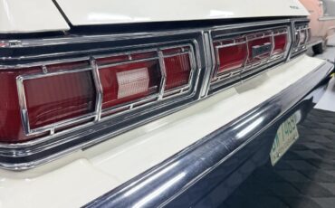 Ford-Gran-torino-1974-White-Black-7