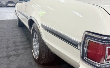 Ford-Gran-torino-1974-White-Black-8
