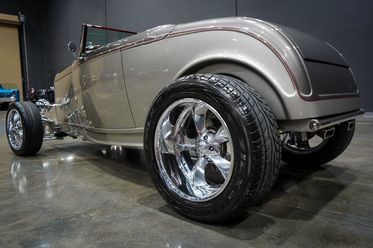 Ford-HIGHBOY-1932-13