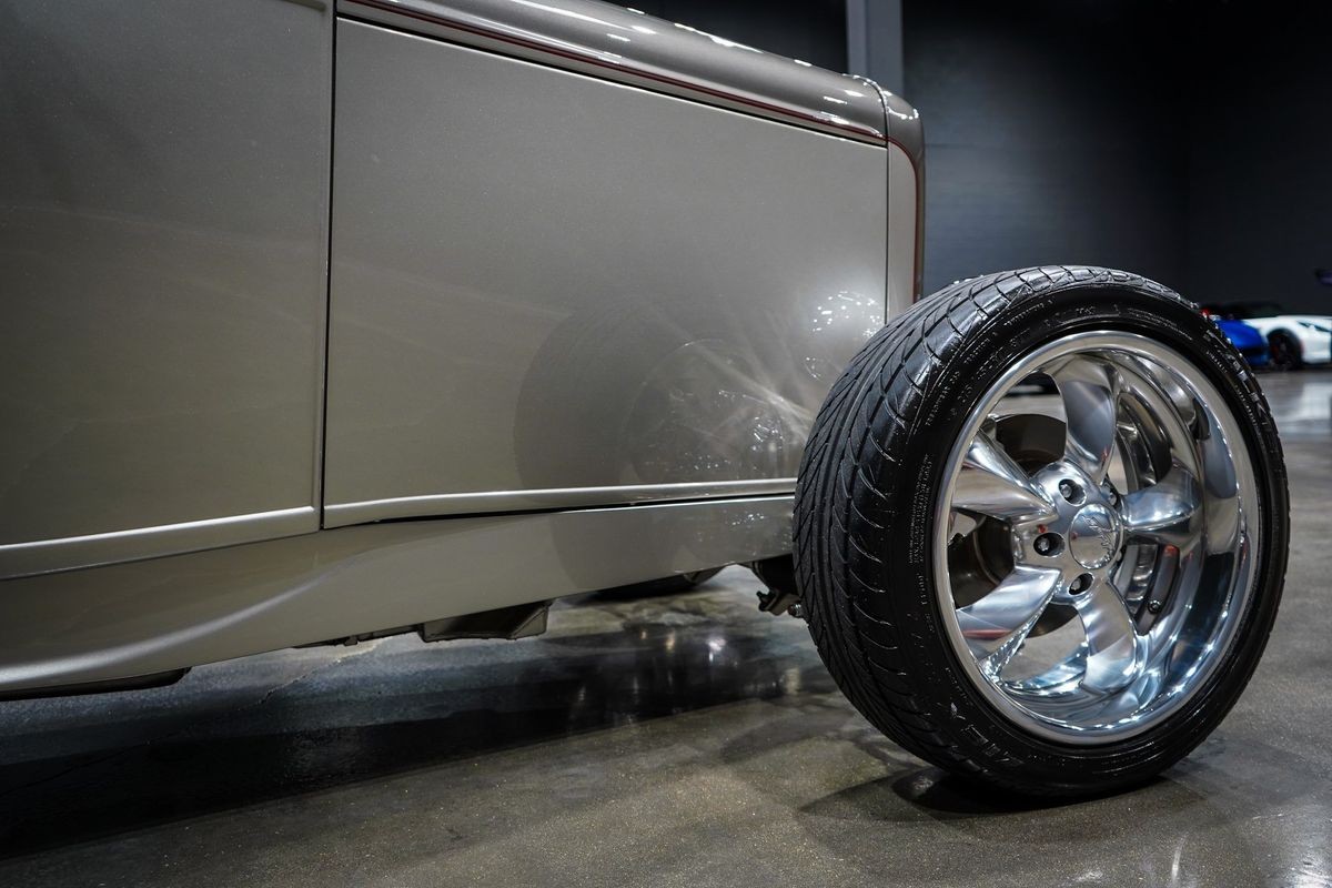 Ford-HIGHBOY-1932-14
