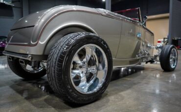 Ford-HIGHBOY-1932-17