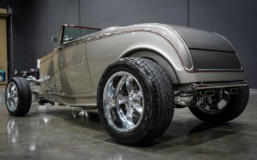 Ford-HIGHBOY-1932-2