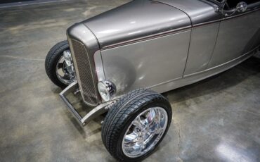 Ford-HIGHBOY-1932-25