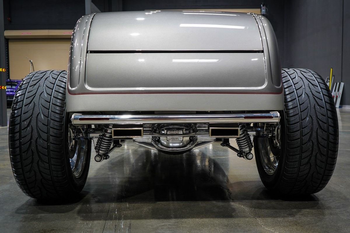 Ford-HIGHBOY-1932-3
