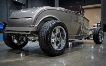 Ford-HIGHBOY-1932-4