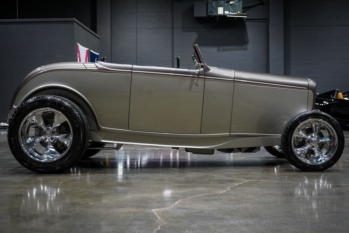Ford-HIGHBOY-1932-5