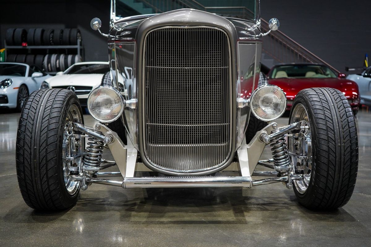 Ford-HIGHBOY-1932-7