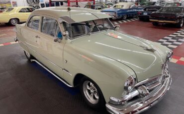 Ford-Hot-Rod-Street-Rod-1951-18