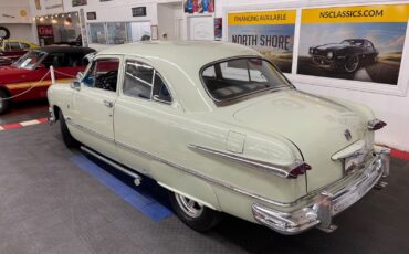 Ford-Hot-Rod-Street-Rod-1951-2